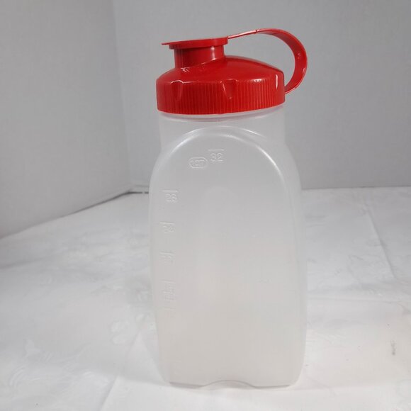 Rubbermaid Servin Saver Pitcher Jug #IC97 Red Flip Top Lid 1 QUART 32 oz Vintage - Picture 3 of 8